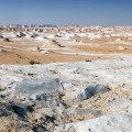 The White Desert, between Farafra and Bahariya oasis, western Egypt. By Michael Hoefner, Wikimedia Commons.